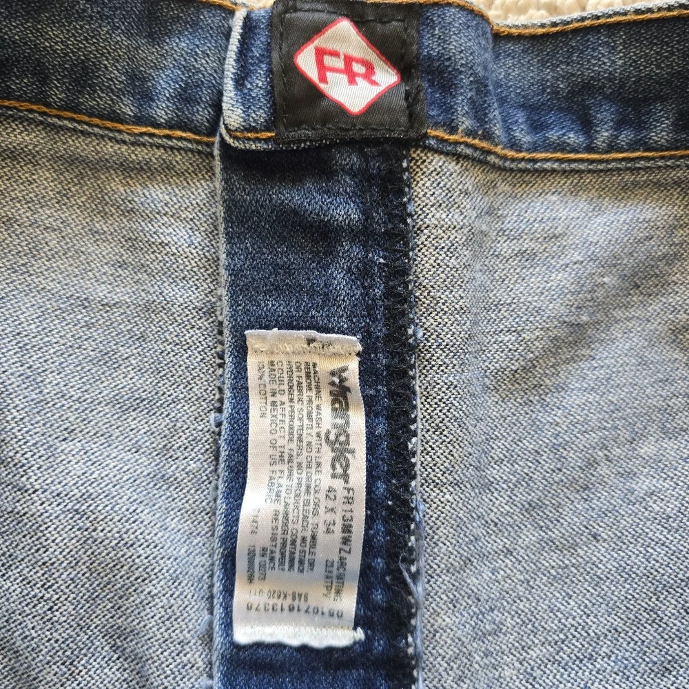 Men’s Wrangler Jeans Fire Resistant FR 13 Original Size 42x34 EUC - Picture 9 of 9